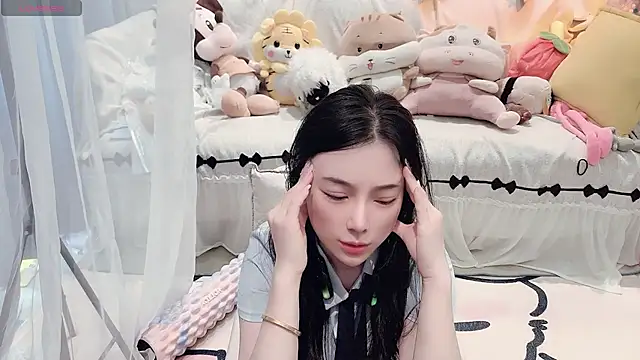 Snapshot of AKiKi711 chatting on 07-16-26, 05:04 AKiKi711 online show from 07-16-26, 05:04