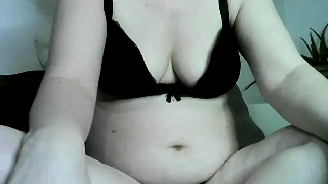 Snapshot of Steffitofuck chatting on 01-13-25, 07:00 Steffitofuck online show from 01-13-25, 07:00