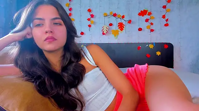 Milana Crystal  online show from 10-28-25, 08:13