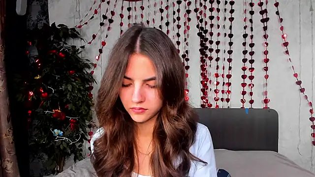 Milana Crystal  online show from 02-12-26, 08:14