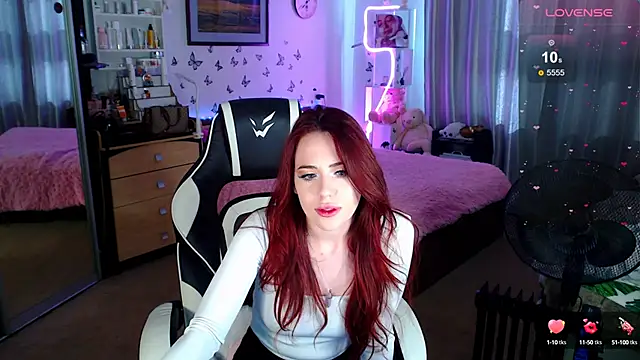 Snapshot of Sidney_blush chatting on 09-18-25, 04:59 Sidney blush online show from 09-18-25, 04:59