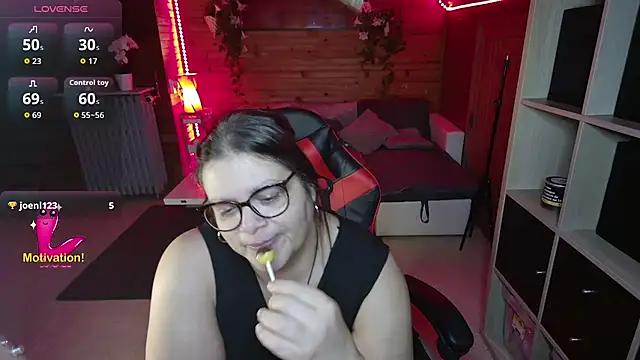 Lola-squirt online show from 03-08-26, 02:04