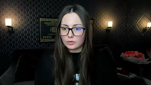 Snapshot of _extraterrestrial_ chatting on 10-02-25, 06:33  extraterrestrial  online show from 10-02-25, 06:33