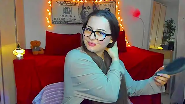 Snapshot of _extraterrestrial_ chatting on 05-04-26, 10:12 extraterrestrial online show from 05-04-26, 10:12
