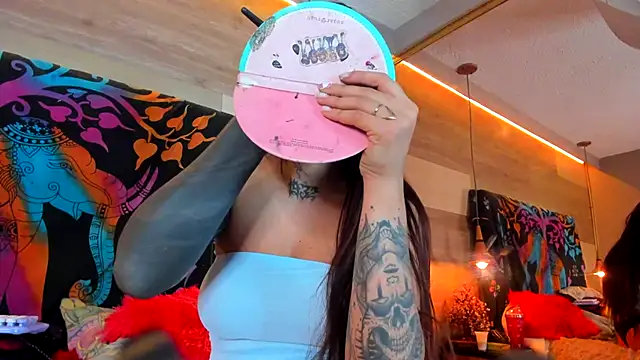 Cori Paige online show from 11-19-25, 04:01