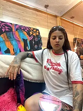 Cori Paige online show from 12-04-25, 10:20