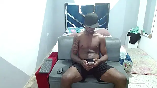 MiguelAngelxl online show from 11-06-25, 11:53