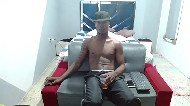 MiguelAngelxl online show from 10-27-25, 04:41