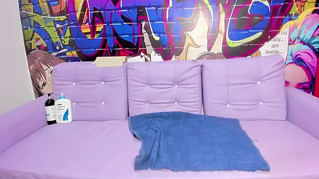 Snapshot of jessi_and_boy chatting on 10-13-25, 11:05 jessi and boy online show from 10-13-25, 11:05