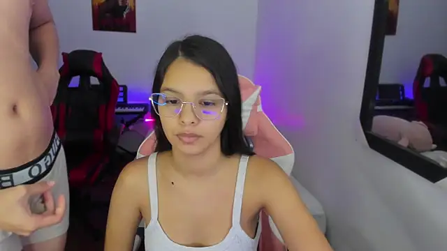 jessi and boy online show from 11-26-25, 07:14