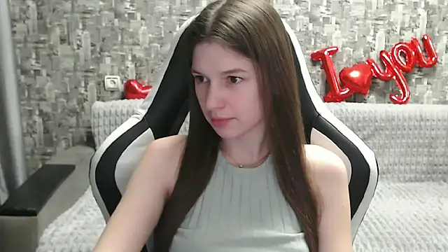 Snapshot of MissMiaCutie chatting on 03-13-25, 05:18 MissMiaCutie online show from 03-13-25, 05:18