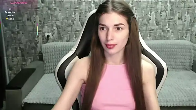 Snapshot of MissMiaCutie chatting on 10-16-25, 01:30 MissMiaCutie online show from 10-16-25, 01:30