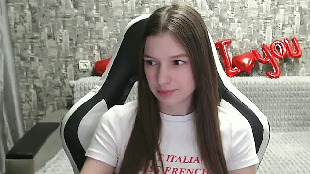 Snapshot of MissMiaCutie chatting on 03-11-25, 04:07 MissMiaCutie online show from 03-11-25, 04:07