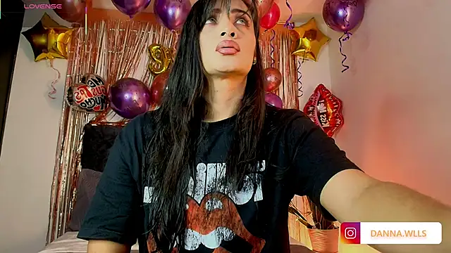 Dannawells online show from 12-15-25, 07:20