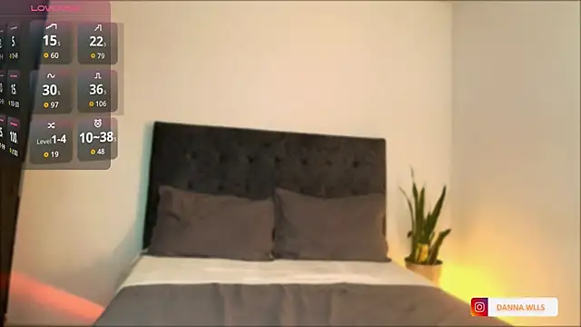 Dannawells online show from 11-13-25, 02:43