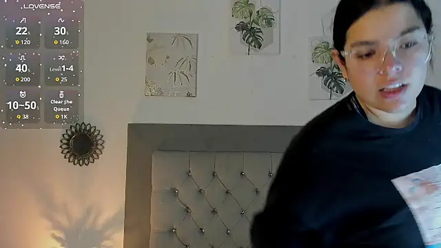 Kylie2211 online show from 09-20-25, 02:05