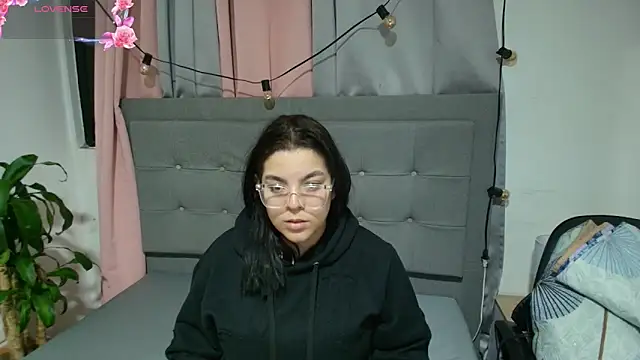 Kylie2211 online show from 11-25-25, 02:23