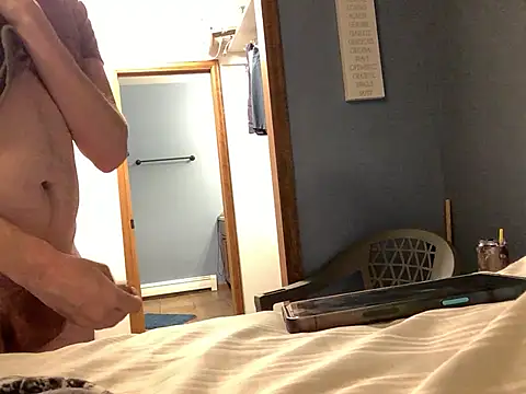 Hebrewhammers42 online show from 03-18-25, 04:07