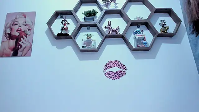 SharonSander online show from 01-10-26, 07:31