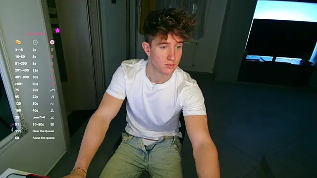 ChristianLevine  online show from 10-23-25, 04:38