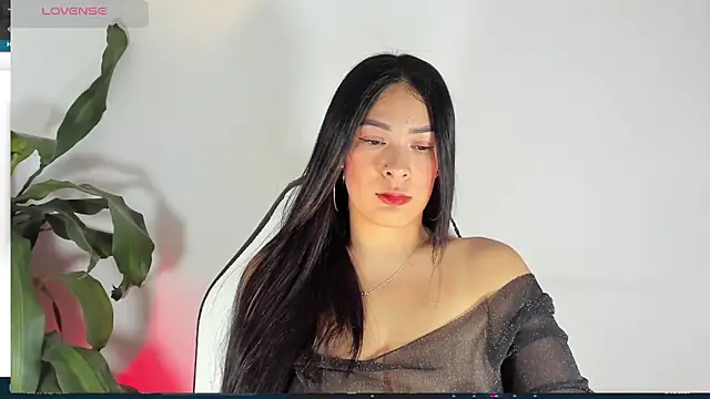 bella hadid1  online show from 03-04-25, 03:44