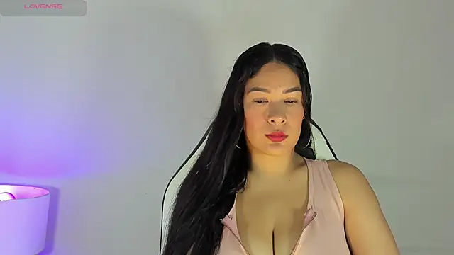 bella hadid1  online show from 02-10-25, 11:36