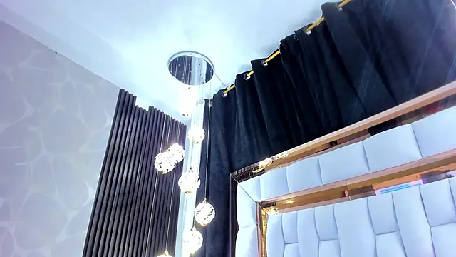 SarayRoyse online show from 11-03-25, 07:39