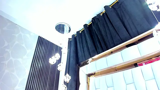 Snapshot of SarayRoyse chatting on 03-05-25, 07:27 SarayRoyse online show from 03-05-25, 07:27