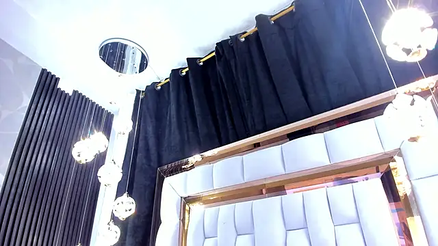 Snapshot of SarayRoyse chatting on 09-27-25, 07:31 SarayRoyse online show from 09-27-25, 07:31