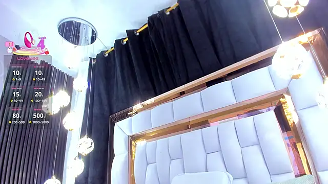 Snapshot of SarayRoyse chatting on 10-28-25, 07:24 SarayRoyse online show from 10-28-25, 07:24