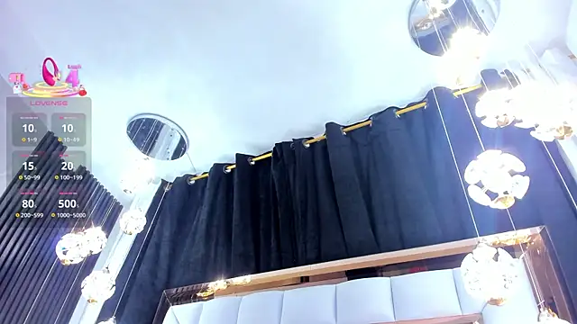 Snapshot of SarayRoyse chatting on 09-12-25, 07:35 SarayRoyse online show from 09-12-25, 07:35