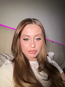 Snapshot of Sweet__Milly chatting on 04-30-26, 07:32 Sweet Milly online show from 04-30-26, 07:32