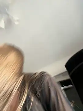 Snapshot of Sweet__Milly chatting on 06-17-26, 02:05 Sweet Milly online show from 06-17-26, 02:05