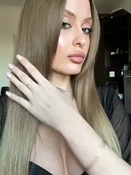 Snapshot of Sweet__Milly chatting on 05-13-26, 03:30 Sweet Milly online show from 05-13-26, 03:30