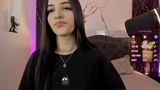 Snapshot of devlin_violett chatting on 11-09-25, 03:32 devlin violett online show from 11-09-25, 03:32