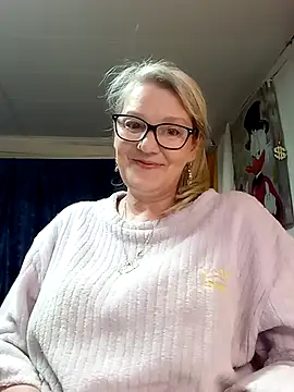 irinamaux online show from 05-11-26, 04:15