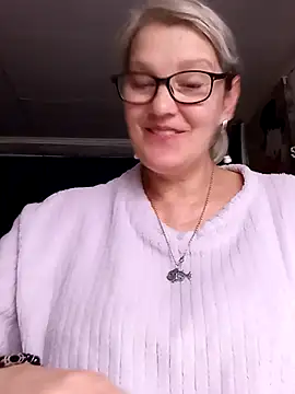 Snapshot of irinamaux chatting on 06-26-26, 05:24 irinamaux online show from 06-26-26, 05:24
