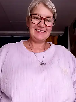 Snapshot of irinamaux chatting on 07-19-26, 04:21 irinamaux online show from 07-19-26, 04:21