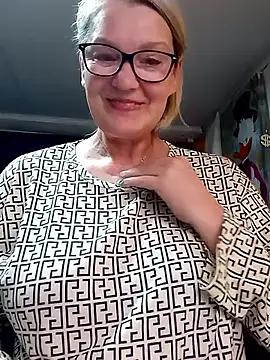 irinamaux online show from 04-12-26, 04:38