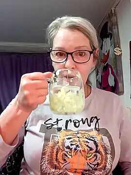 irinamaux online show from 02-19-26, 01:46