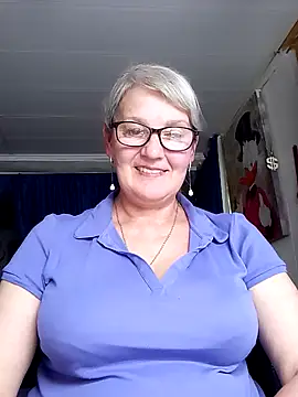 Snapshot of irinamaux chatting on 06-27-26, 12:22 irinamaux online show from 06-27-26, 12:22