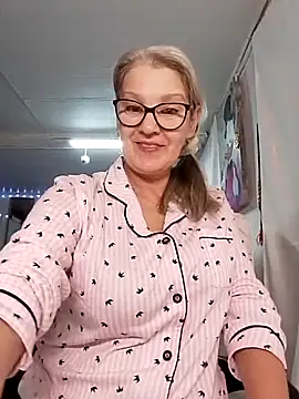 irinamaux online show from 11-18-25, 05:05