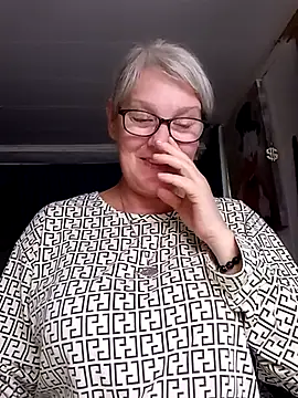 Snapshot of irinamaux chatting on 06-25-26, 05:12 irinamaux online show from 06-25-26, 05:12