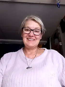 Snapshot of irinamaux chatting on 07-07-26, 05:54 irinamaux online show from 07-07-26, 05:54