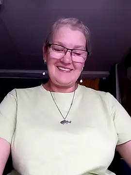 Snapshot of irinamaux chatting on 07-11-26, 03:07 irinamaux online show from 07-11-26, 03:07