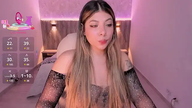 Snapshot of celeste_rosse chatting on 03-19-25, 03:20 celeste rosse online show from 03-19-25, 03:20