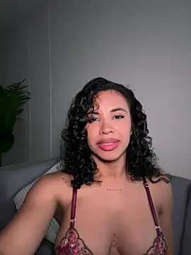 Snapshot of Brunettexio chatting on 02-16-25, 08:00 Brunettexio online show from 02-16-25, 08:00