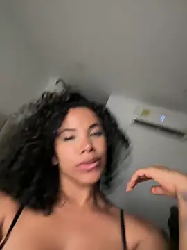 Snapshot of Brunettexio chatting on 03-02-25, 04:07 Brunettexio online show from 03-02-25, 04:07