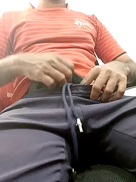 Snapshot of mr_slim_body chatting on 04-21-26, 12:23 mr slim body online show from 04-21-26, 12:23
