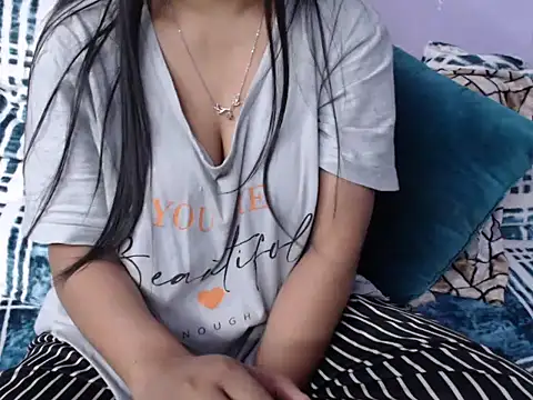 Snapshot of Freya_nia chatting on 12-02-25, 06:59 Freya nia online show from 12-02-25, 06:59